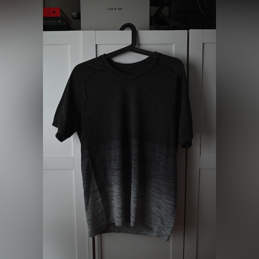 Men’s lululemon metal vent hombre t-shirt.